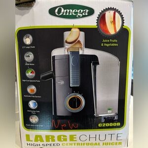 Omega Black and Silver Juicer with Large Chute